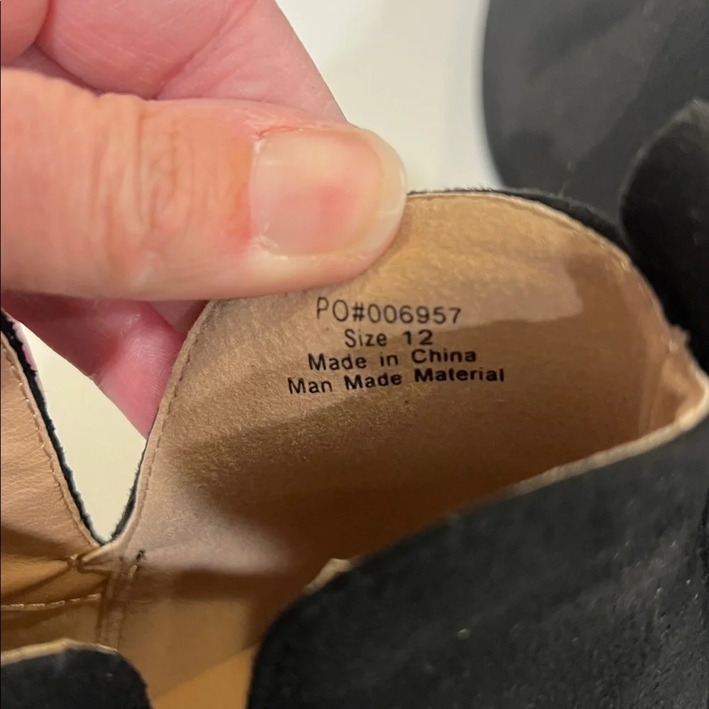 Journee‎ Collection Mylee Wedge Black Booties, size 12 ✔️